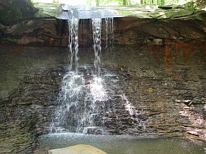 blue-hen-falls (23K)