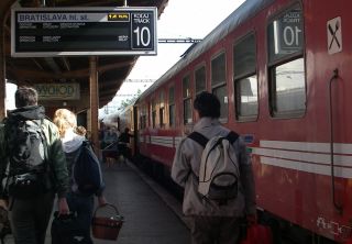 bratislava-train (69K)